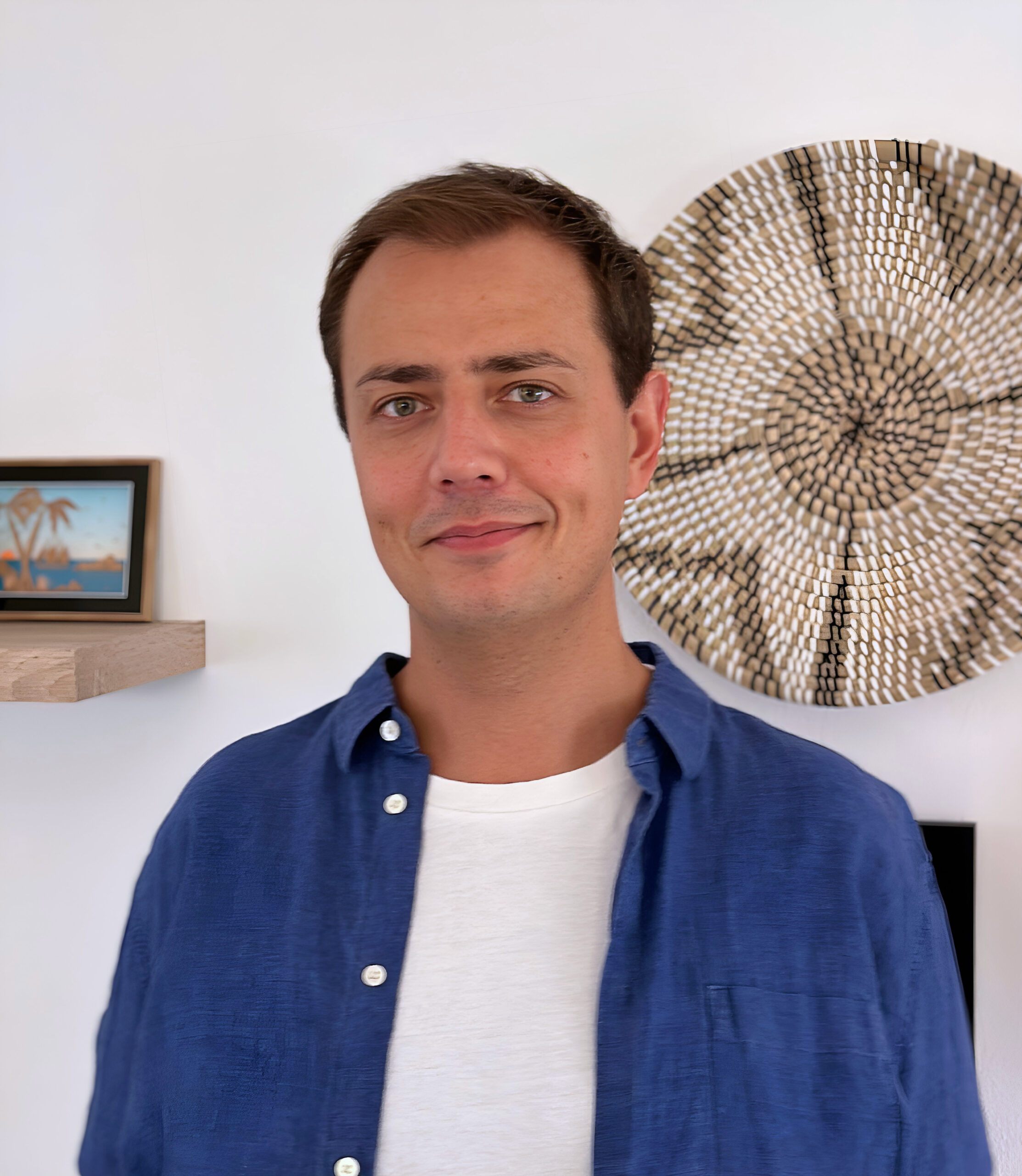 Dennis_Website Kopie Portrait des Copywriters Dennis Jung, Experte für zielgruppengerechtes Skripten.